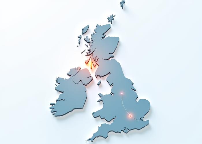 Stilisierte Karte Großbritanniens mit Leicester hervorgehoben und Datenvisualisierungen
